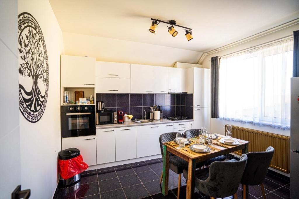N & G Apartments Rîşnov Kültér fotó